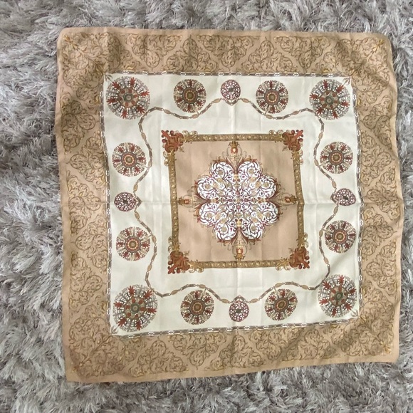 The Rack women square beige floral vintage head scarf. Used condition. - Picture 5 of 12